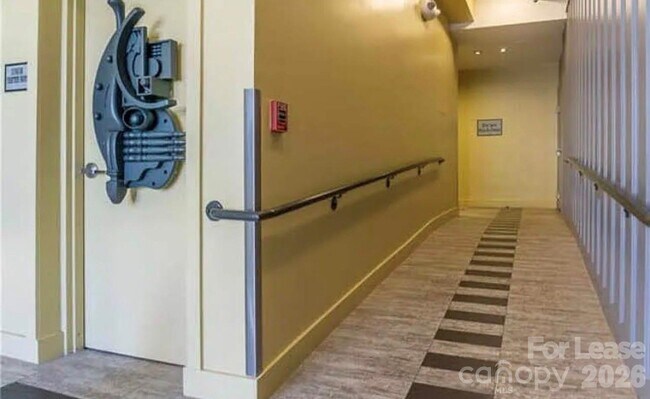 Photo - 2125 Southend Dr Unidad 310