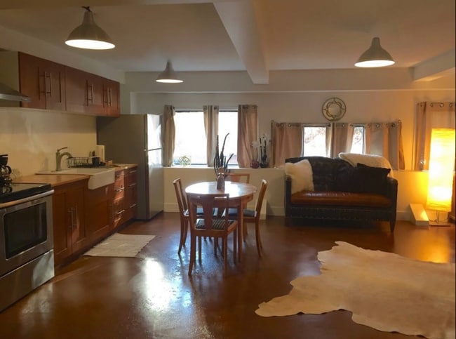 Photo - 333 2nd St SE