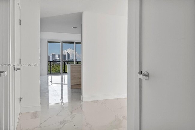 Photo - 16385 Biscayne Blvd Unit 717