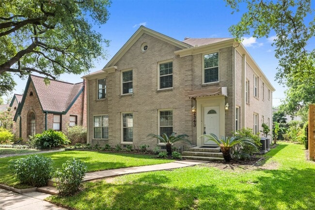 Photo - 2343 Shakespeare St