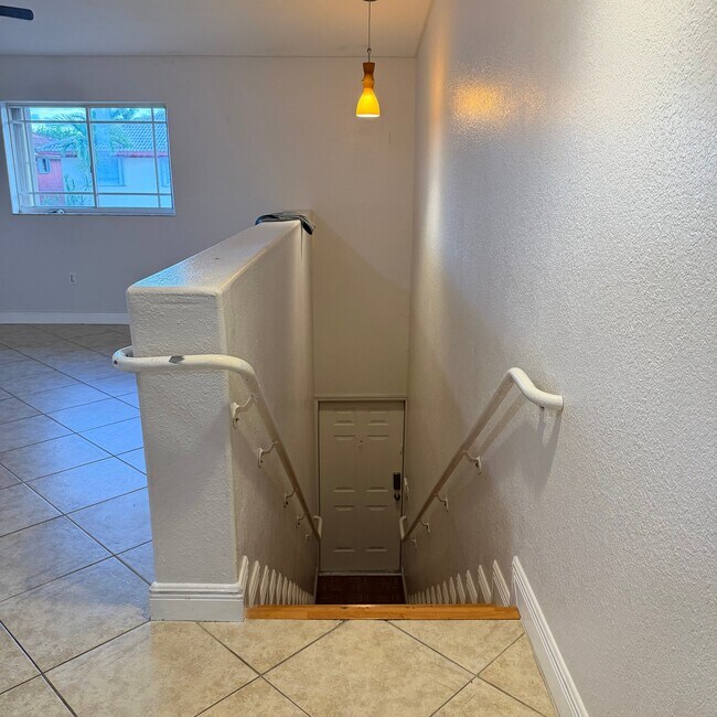 10921 W Okeechobee Rd
