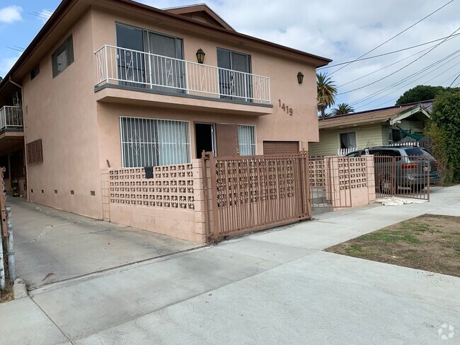 Building Photo - 1419 Bates Ave Unit 3 Rental