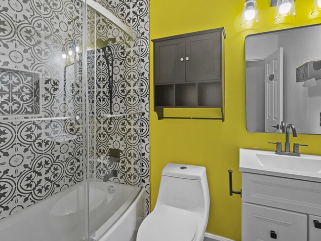 Building Photo - 2007 Robert Bowie Dr