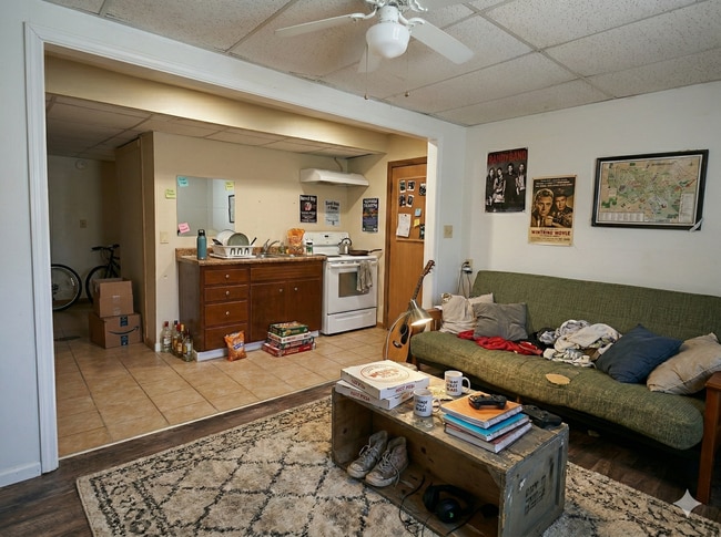 Building Photo - 604 W Seerley Blvd