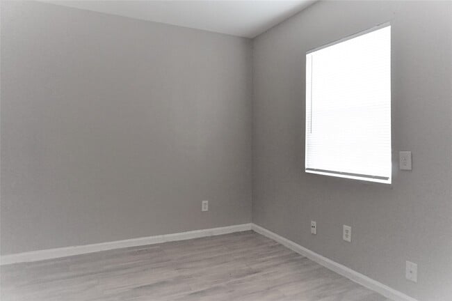 Photo - 5114 Laura Koppe Rd