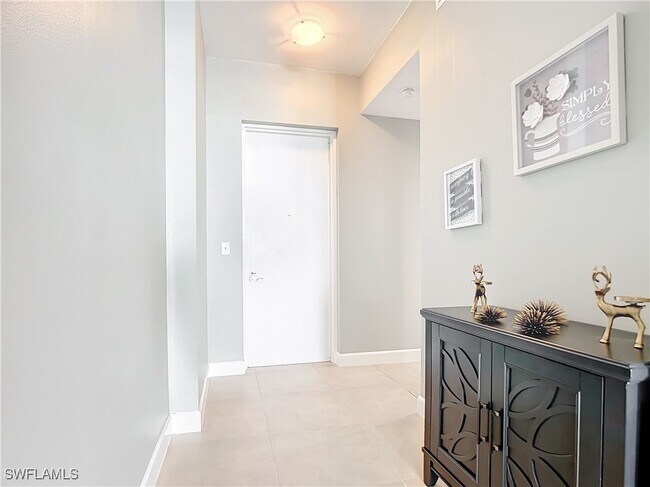 Photo - 3000 Oasis Grand Blvd