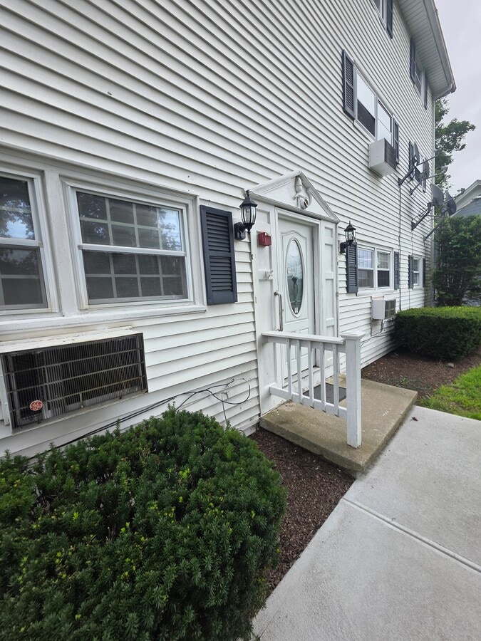 Photo - 819 Douglas Tpke Apartments Unit B