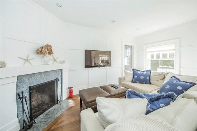 28 Morey Ln