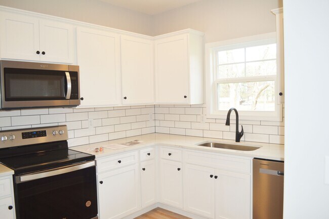 Photo - 1430 Village Lp