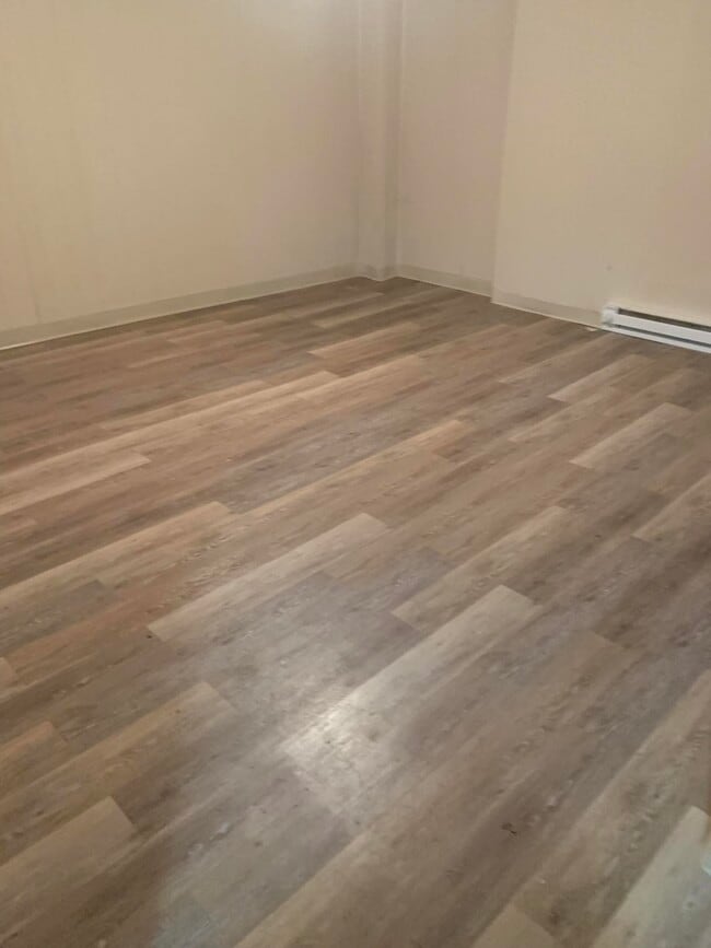 Bedbroom 1 - 63 Wilson St Unit 1