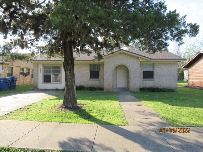 Photo - 733 W Live Oak St