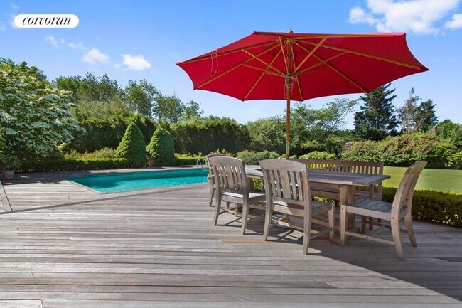 Photo - 102 Old Barn Ln