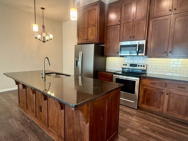 Photo - Large 3 Bed, 2 Bath in Beautifully Well-Maintained Neighborhood