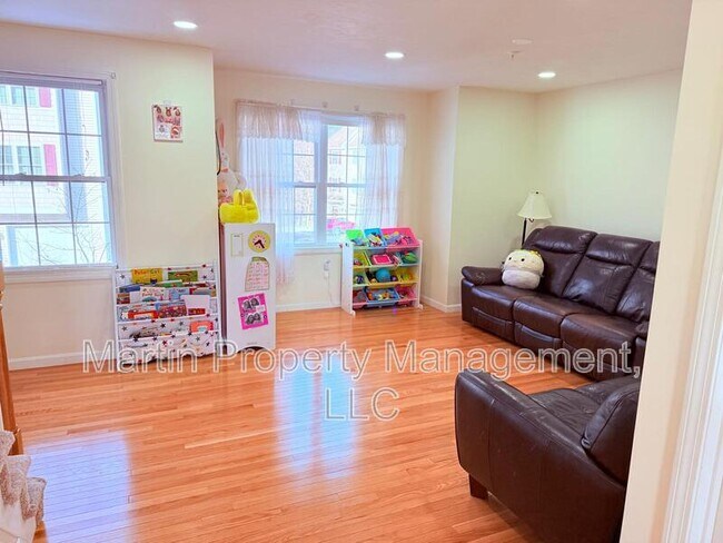 Photo - 140 Stedman St Unit 8 - 1