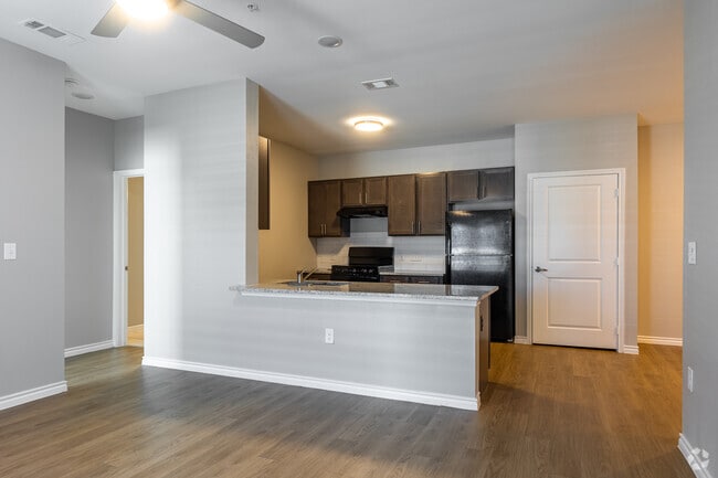 2 habitaciones, 2 baños - 1097 pies cuadrados - Sala de estar - Ridge At Lancaster