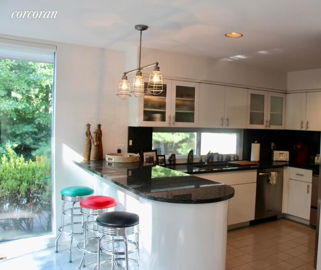 Photo - 4 Clamshell Ave