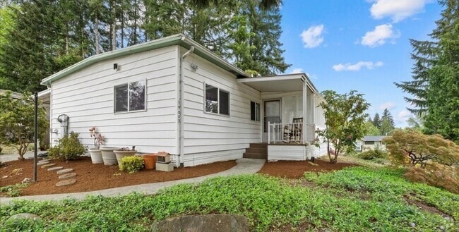 Building Photo - For Rent in Hollyhills – Bothell, WA Rental