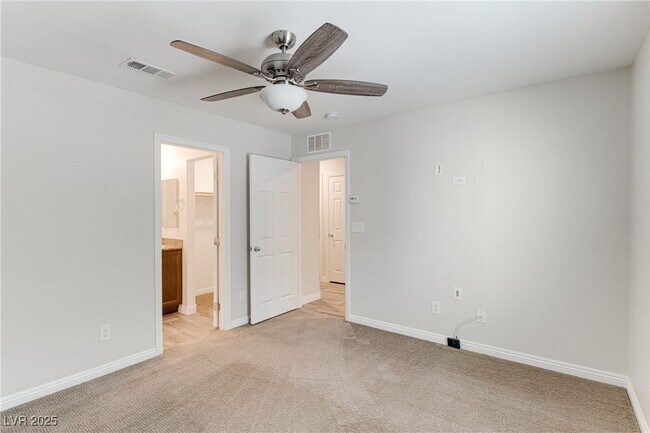 Photo - 4641 Townwall St