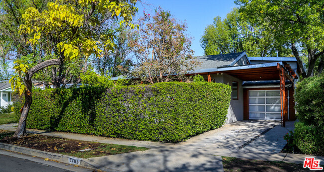 Building Photo - 5762 Andasol Ave Rental