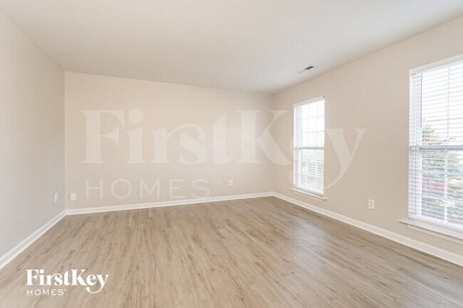 Photo - 1050 Spruce Garden Dr