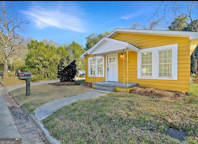 Photo - 305 Chestnut St