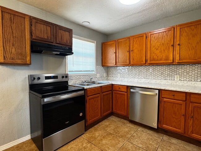 Photo - 3417 SW Crestview Dr