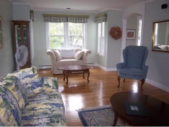 Photo - 152 Mayhew Turnpike