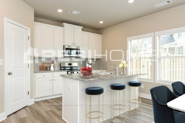 88 Rockaway Dr S