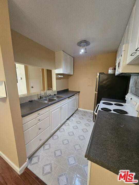 Photo - 5460 White Oak Ave Unit C223