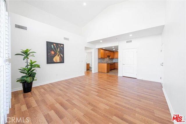 Photo - 6800 Corbin Ave Unidad 1/4