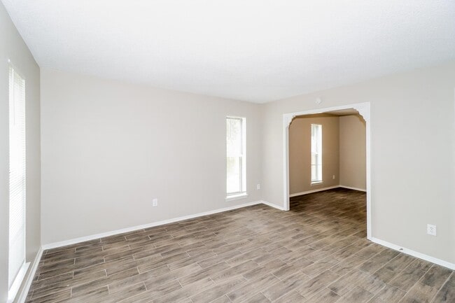 Photo - 4395 Kerwin Dr
