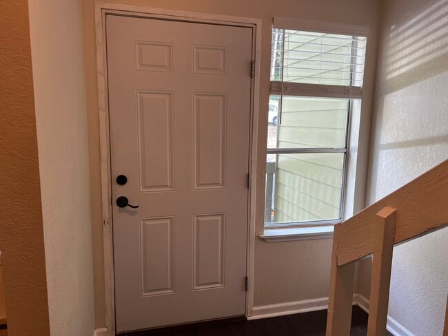 Photo - 500 National Ave N