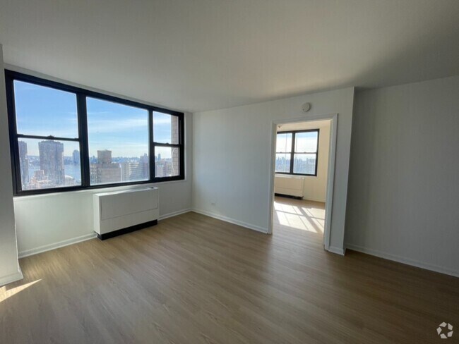 Building Photo - 200 E 27th St Rental