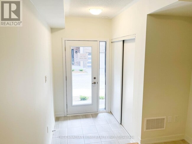 Photo - 1865 Pickering Pkwy
