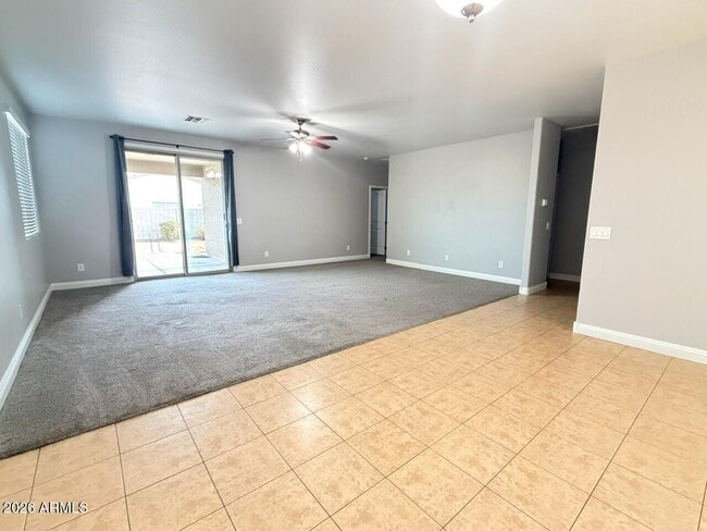 Photo - 1810 W Loemann Dr
