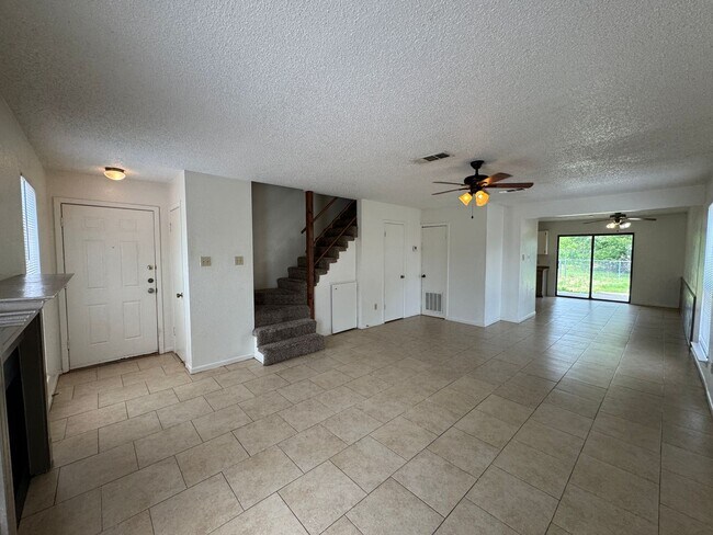 Photo - 2515 Bermuda Dr Unit D