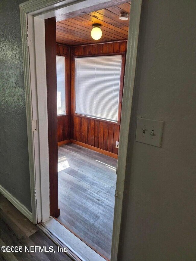 Photo - 1305 E 30th St