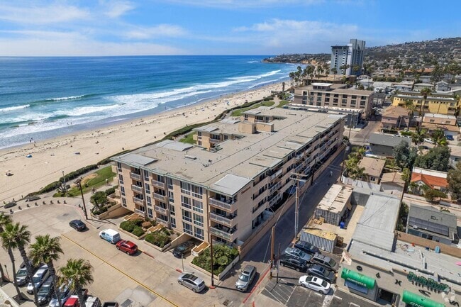 Building Photo - 4627 Ocean Blvd Unit 105 Rental