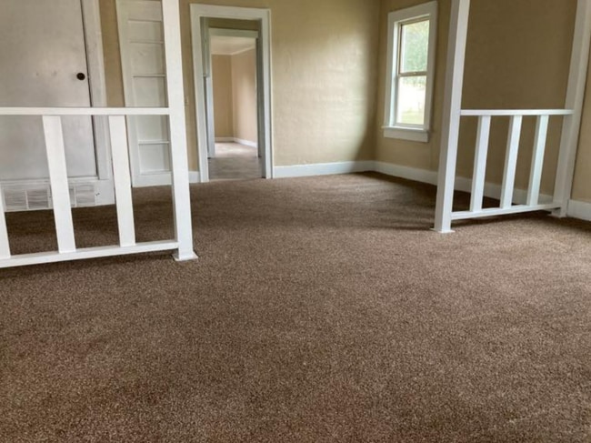 Living/Dining Room - 566 N Malone St