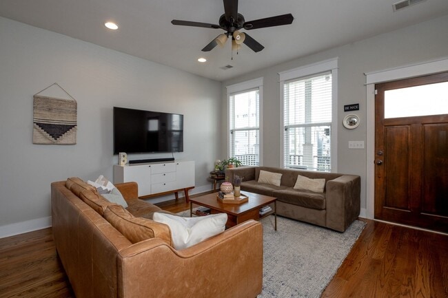 Photo - 1811B 6th Ave N