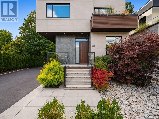 Photo - 88 S Kingsway