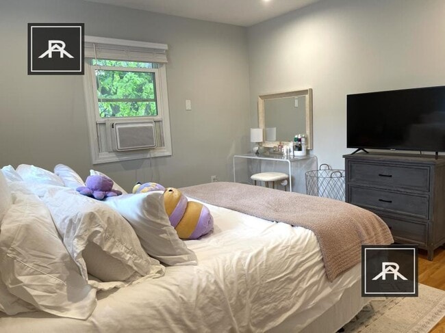 Photo - 4 bedroom in Brighton MA 02135 Unit 2F