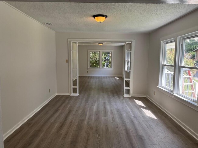 Photo - 904 Pansy Ct