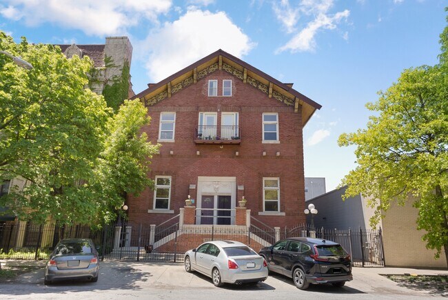 Building Photo - 2350 N Kedzie Blvd Unit M