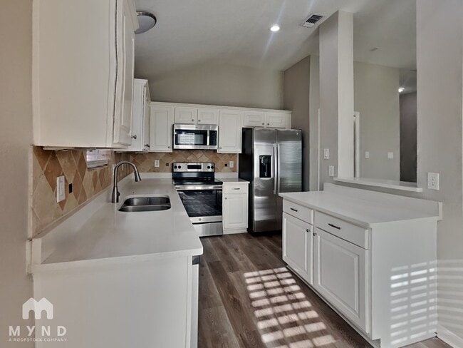 Photo - 234 Hartford Ln