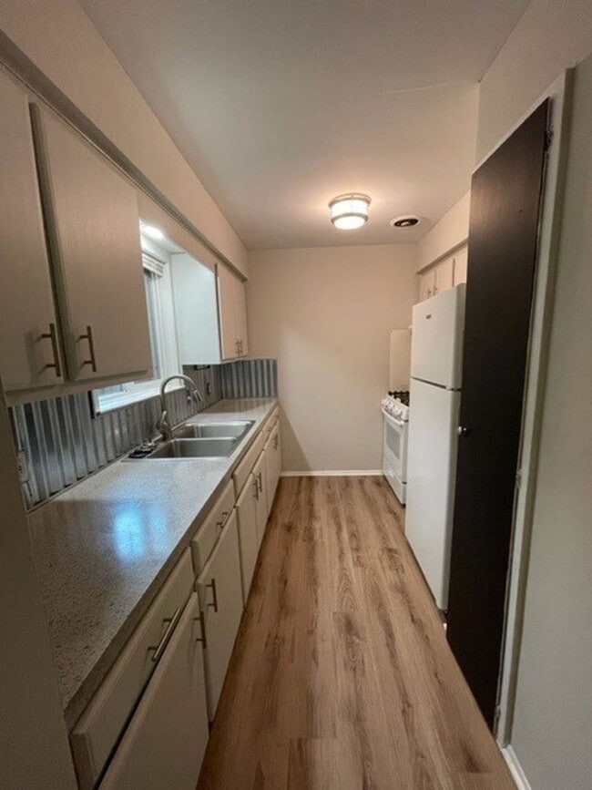Photo - Kensington Place Apartments