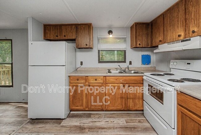 Photo - 967 Frye Rd