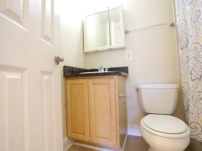 Photo - 726 Quincy St NW