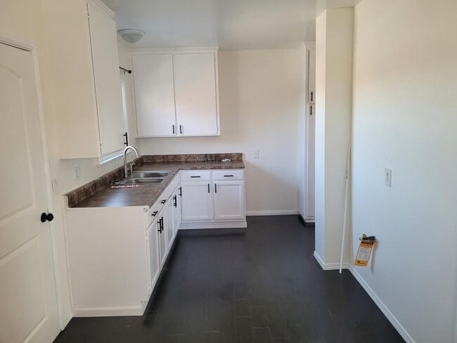 Photo - 966 Holly St