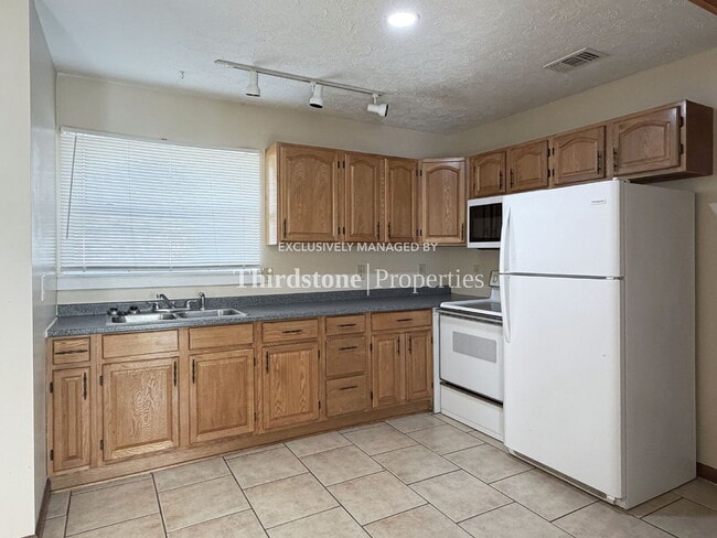 Photo - 1717 Lindsey Rd